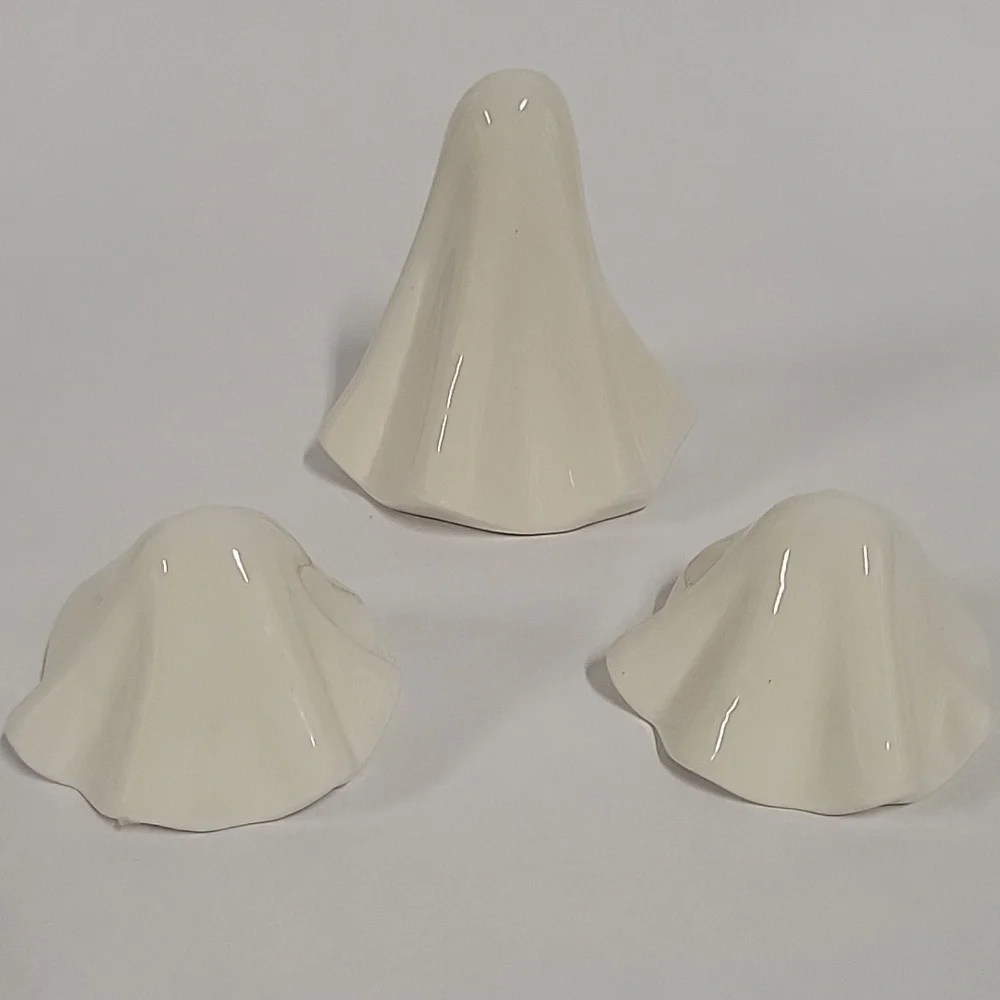 NWT Set of (3) Crate & Barrel Ceramic Halloween LED Screaming Ghosts